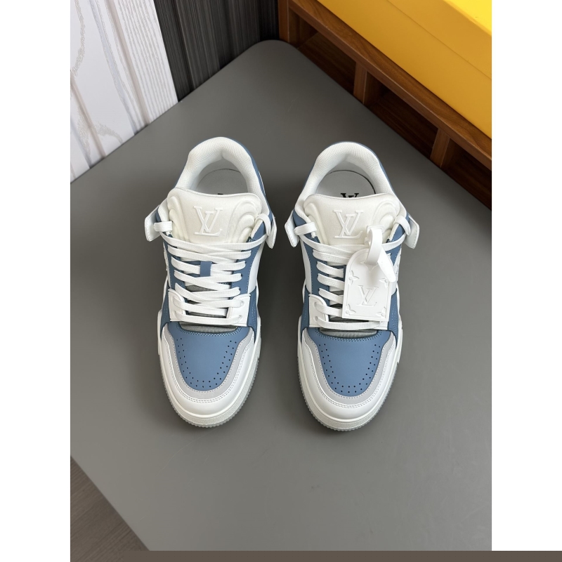 l**is V*t*n sneakers